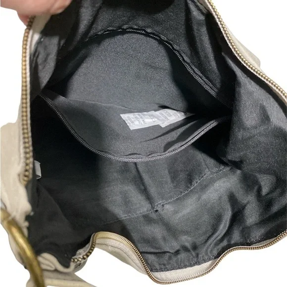 Wallflower grey vinyl crossbody purse 2 zippered slit Coker’s on front. OSP - Picture 5 of 8